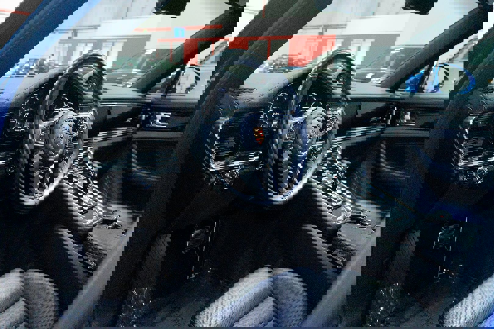 Used 2017 Porsche Panamera 4S image 21