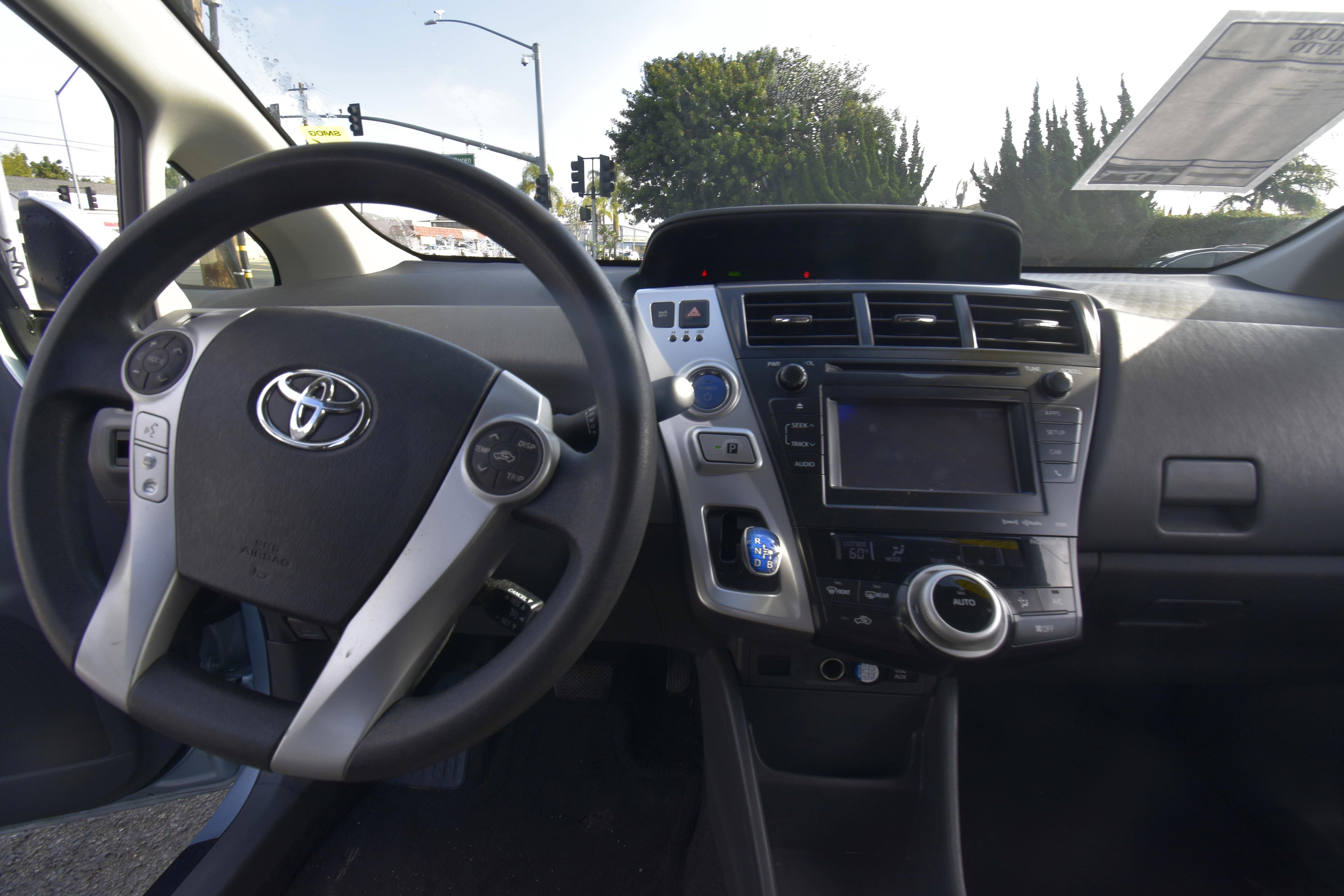 Used 2012 Toyota Prius V Three image 7