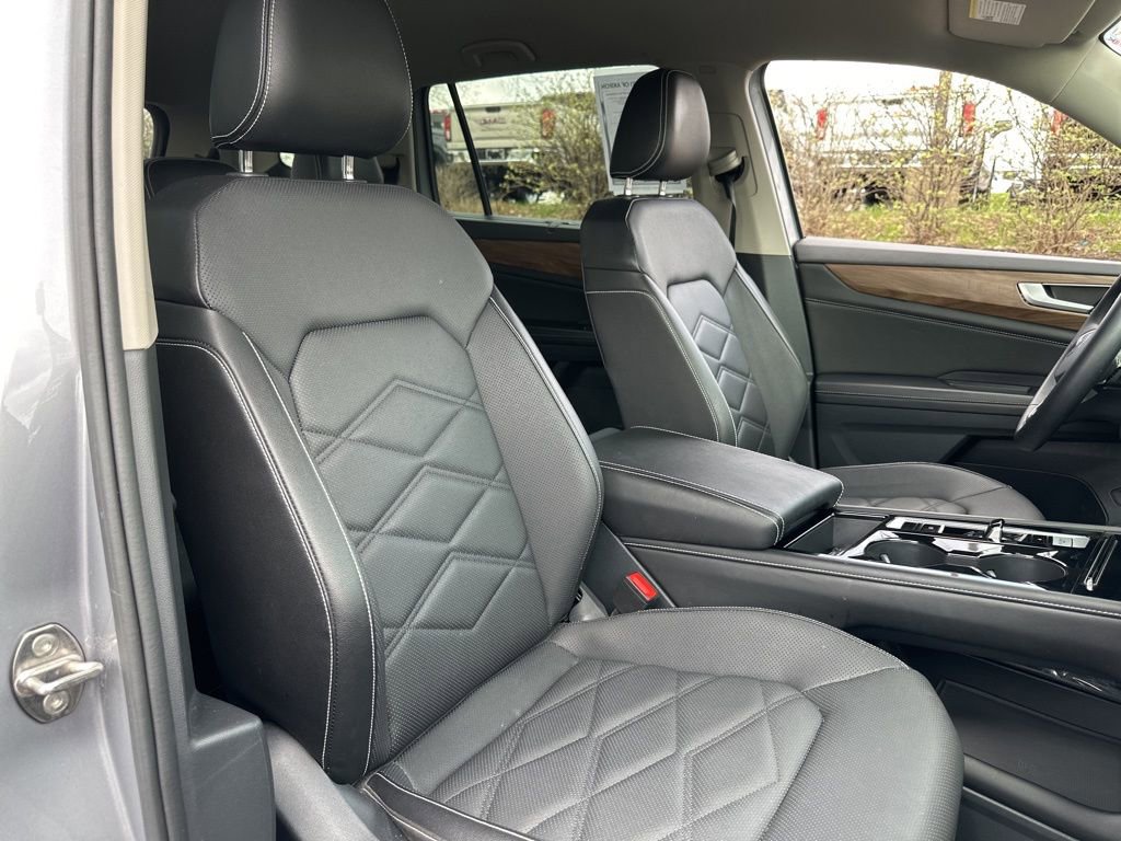 Used 2024 Volkswagen Atlas SE AWD/4WD image 27