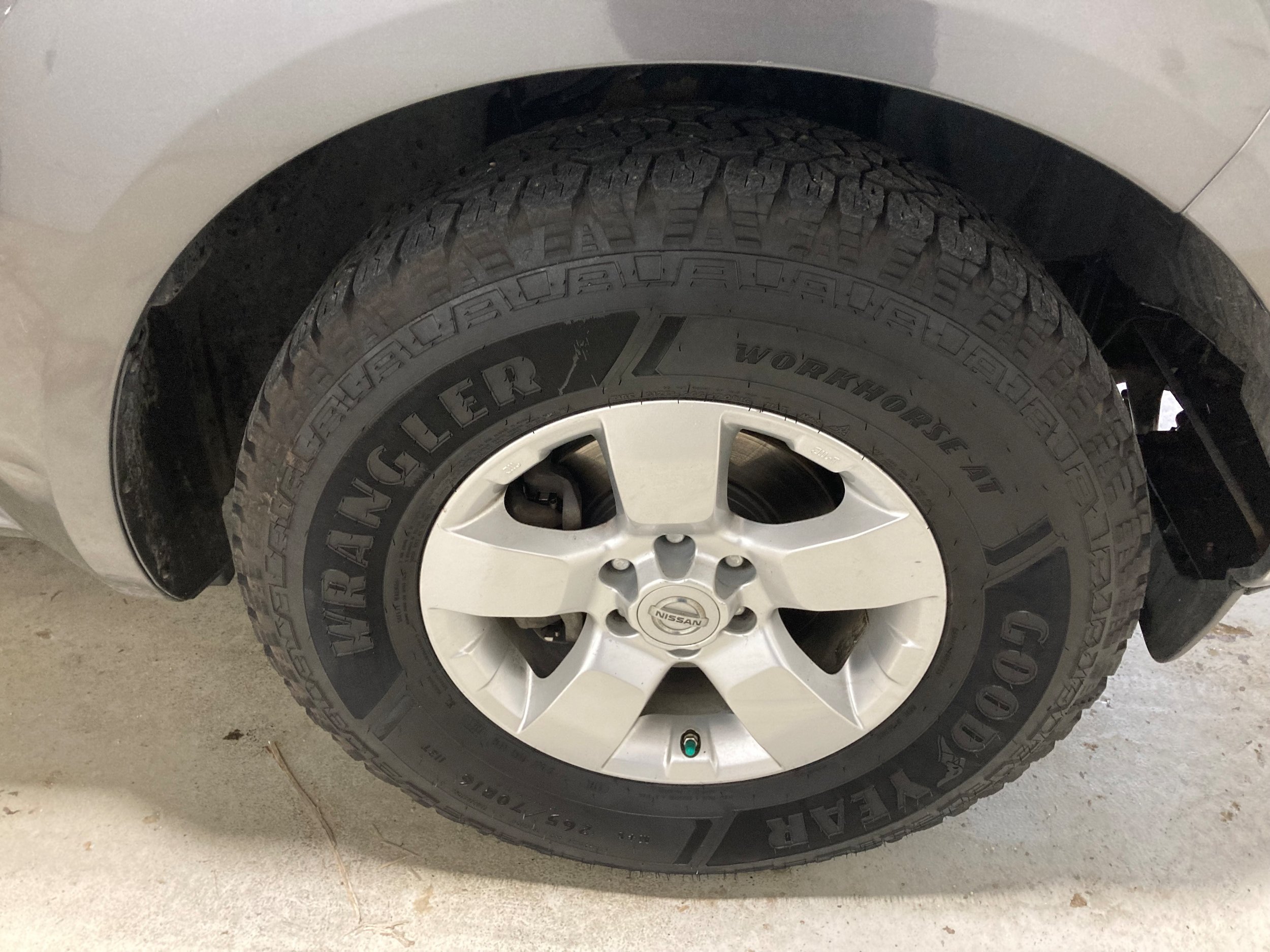 Used 2009 Nissan Frontier SE w/ SE Value Truck Pkg RWD image 11