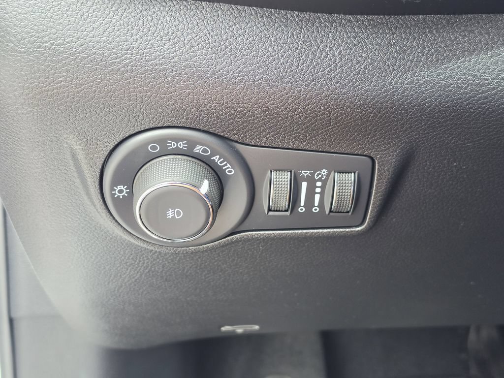 Certified 2022 Jeep Compass Latitude w/ Convenience Group AWD/4WD image 24