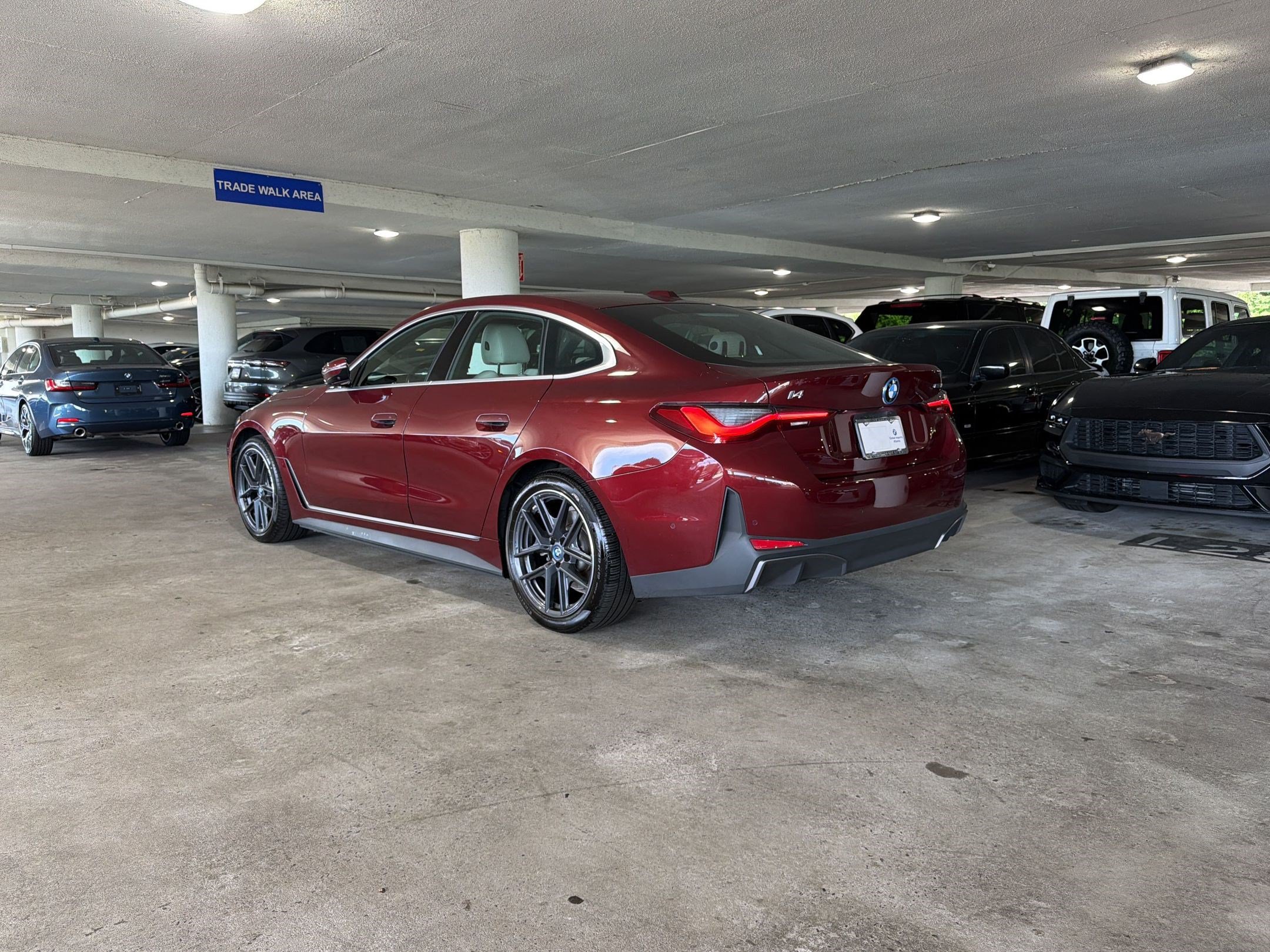 Used 2023 BMW i4 eDrive40 RWD image 2