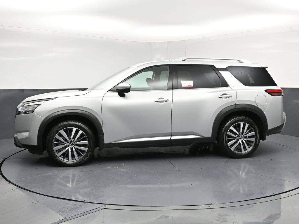 Used 2022 Nissan Pathfinder Platinum w/ Cargo Package image 2