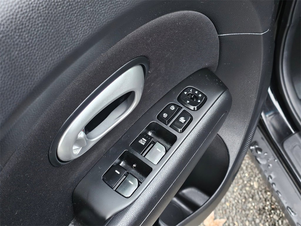 Used 2016 Kia Soul image 16