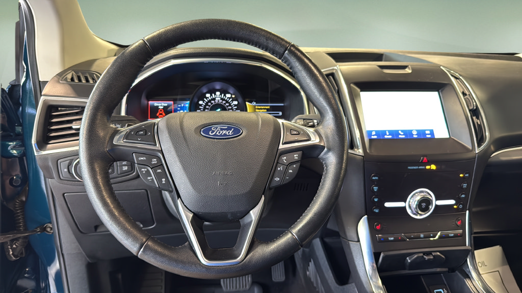 Used 2020 Ford Edge Titanium AWD/4WD image 33