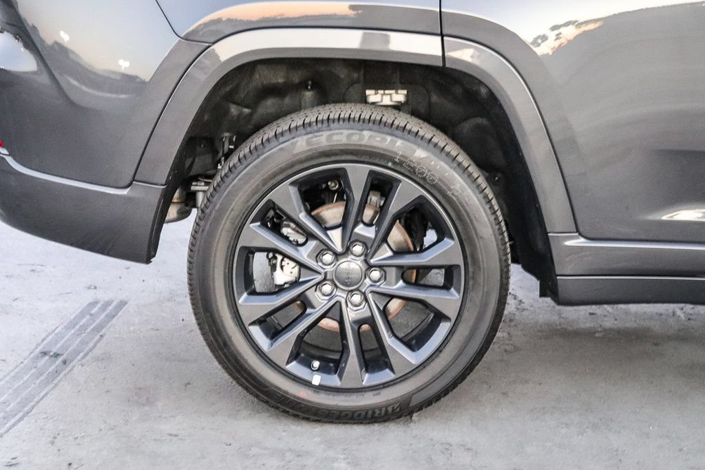 New 2026 Jeep Grand Cherokee Limited AWD/4WD image 12