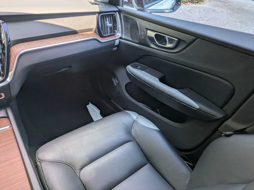 Certified 2025 Volvo S60 B5 Plus AWD/4WD image 15