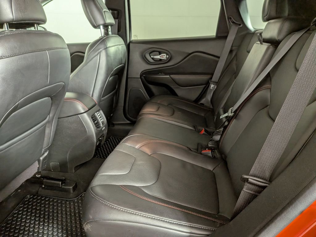 Certified 2021 Jeep Cherokee Trailhawk w/ Premium Leather Package AWD/4WD image 34