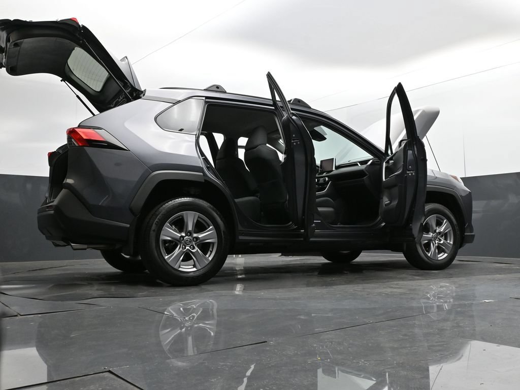 Used 2024 Toyota RAV4 XLE AWD/4WD image 33