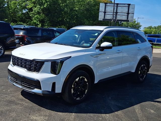 Certified 2025 Kia Sorento S AWD/4WD image 3
