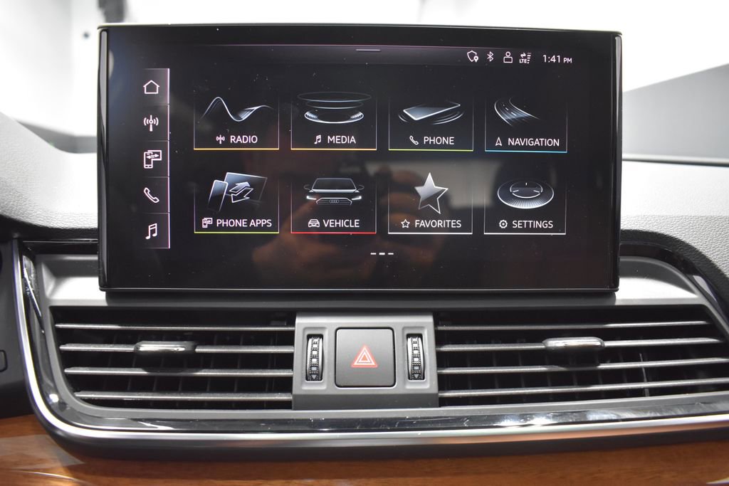 Used 2023 Audi Q5 2.0T Premium w/ Convenience Package AWD/4WD image 22