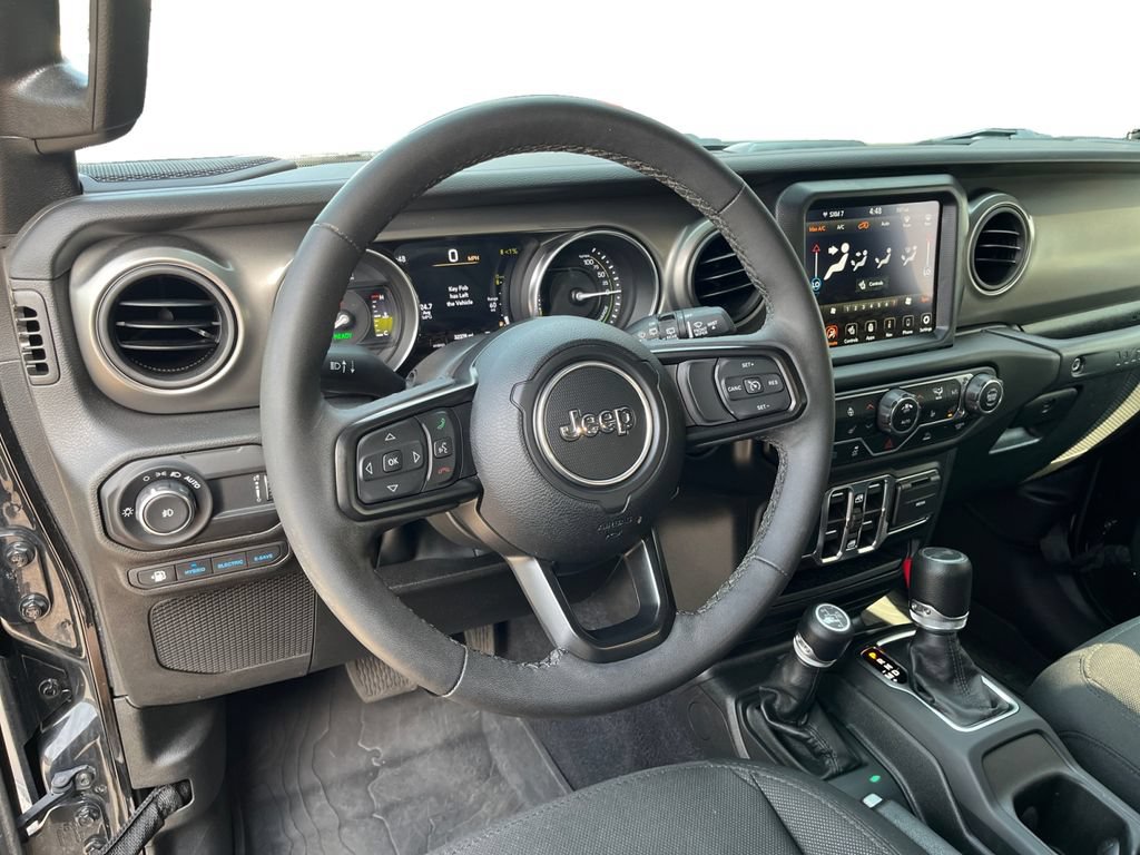 Used 2023 Jeep Wrangler Unlimited w/ Sun & Screen Package AWD/4WD image 12