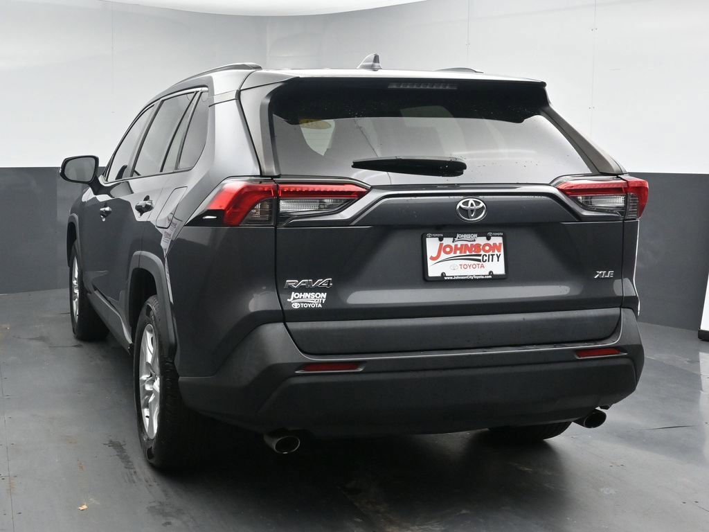 Used 2020 Toyota RAV4 XLE w/ Convenience Package FWD image 6
