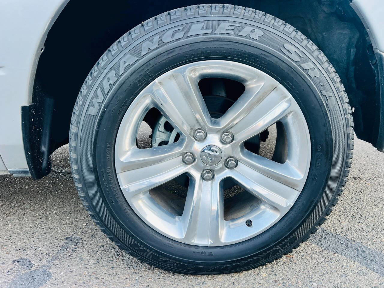 Used 2018 RAM 1500 Classic SLT AWD/4WD image 12