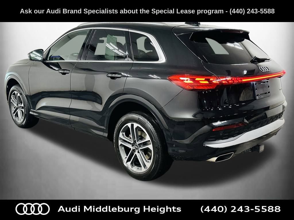 Certified 2025 Audi Q5 Premium w/ Convenience Package image 4