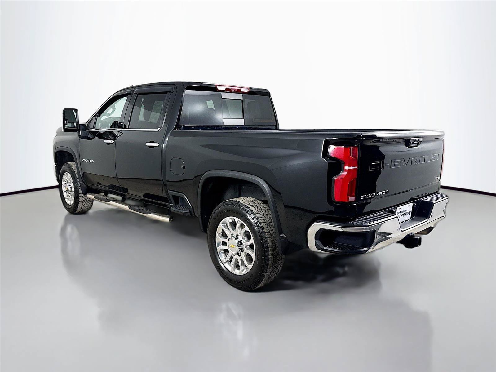 Used 2025 Chevrolet Silverado 2500 LTZ w/ LTZ Premium Package AWD/4WD image 7