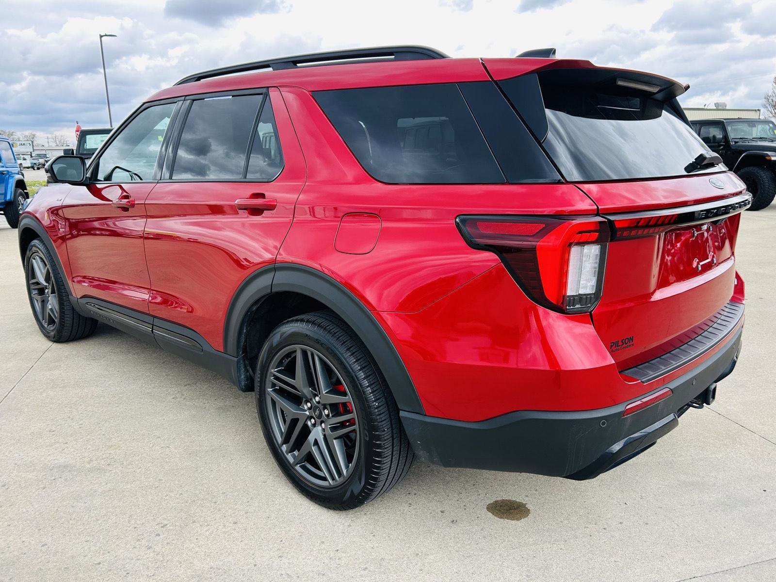 Used 2025 Ford Explorer ST-Line w/ Premium Package AWD/4WD image 46