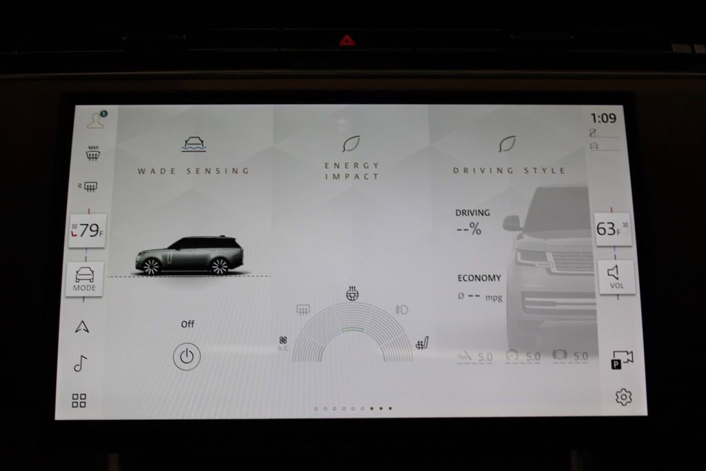 Used 2025 Land Rover Range Rover SE image 26