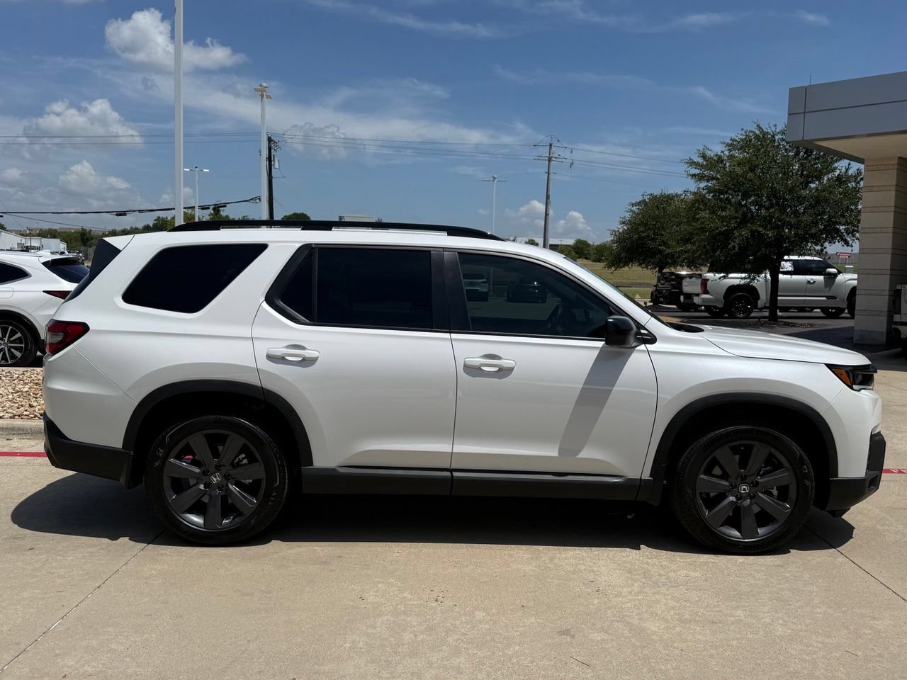 Used 2026 Honda Pilot Sport image 7