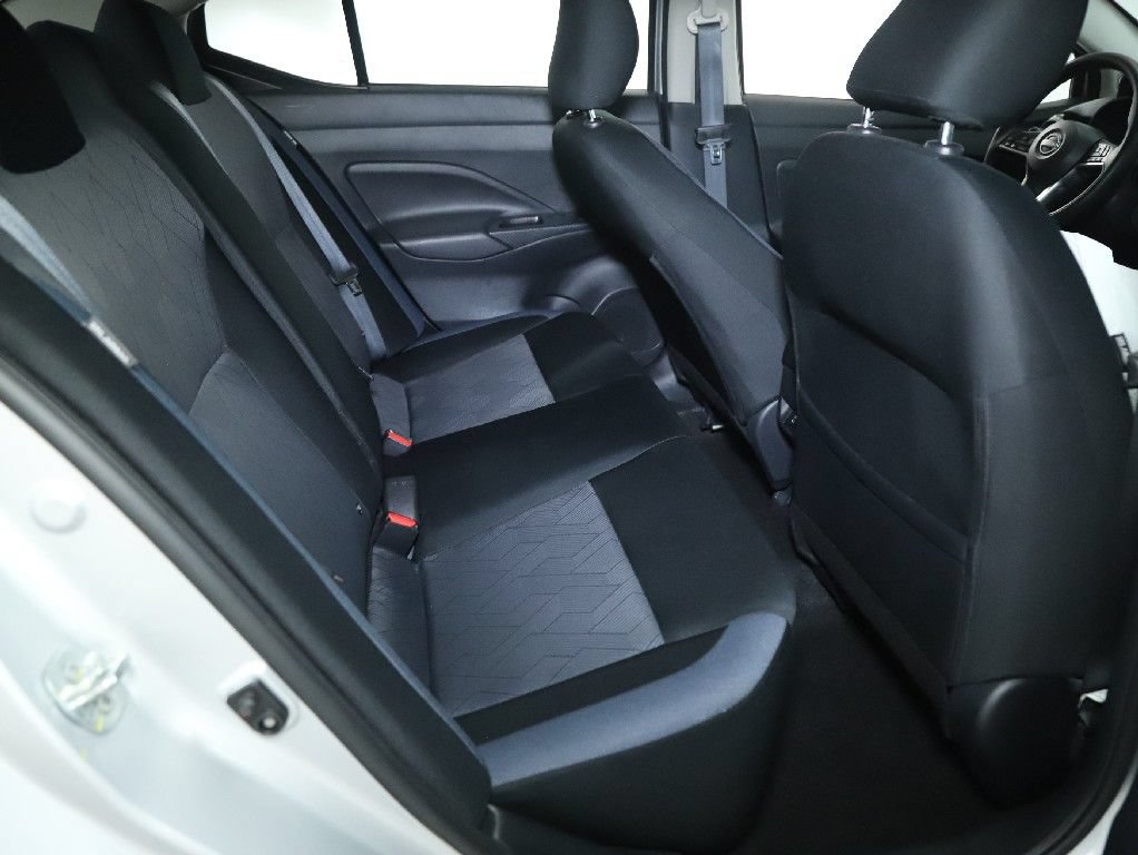 Used 2025 Nissan Versa SV FWD image 31