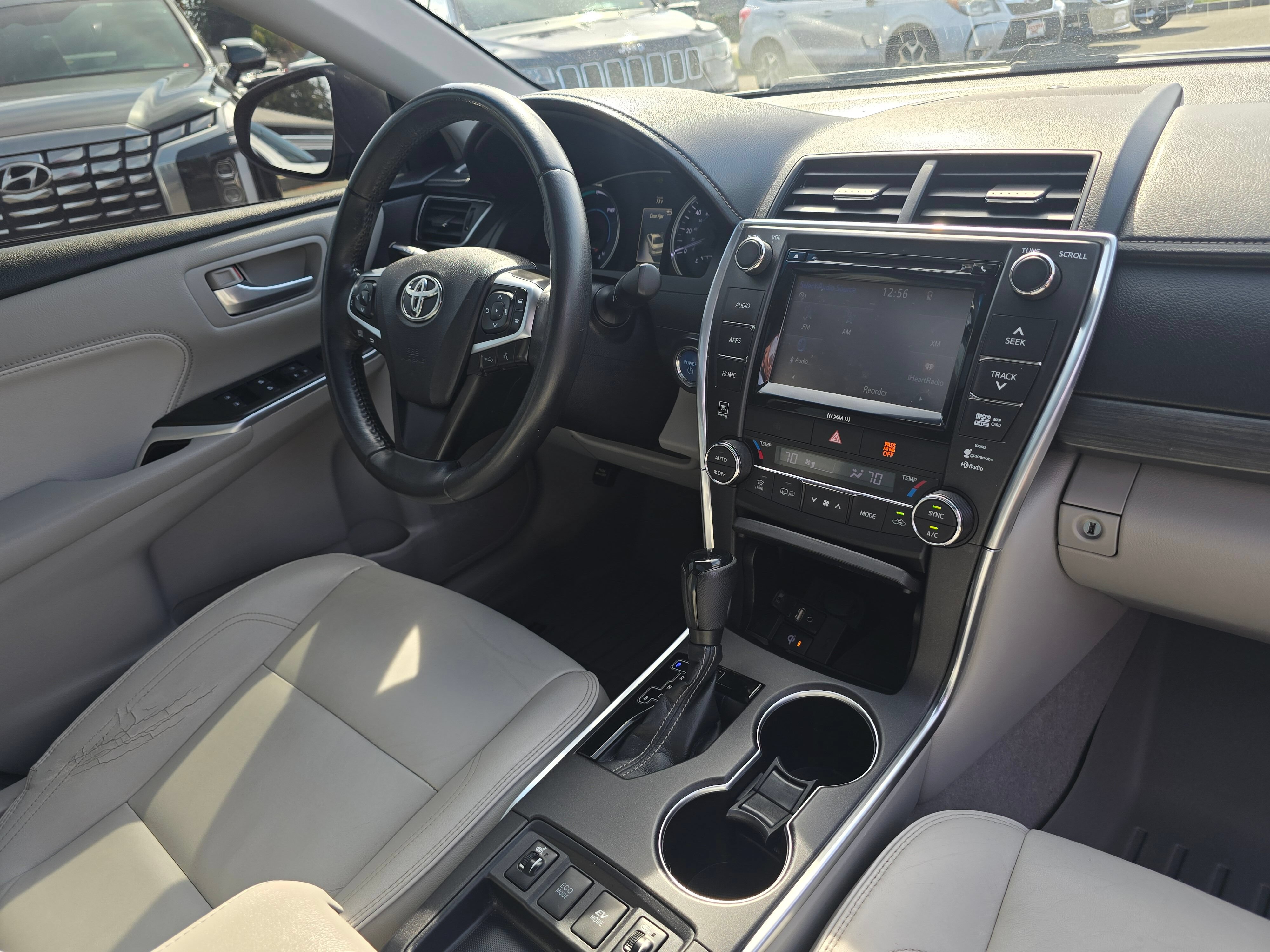 Used 2016 Toyota Camry XLE w/ Moonroof Package FWD image 10