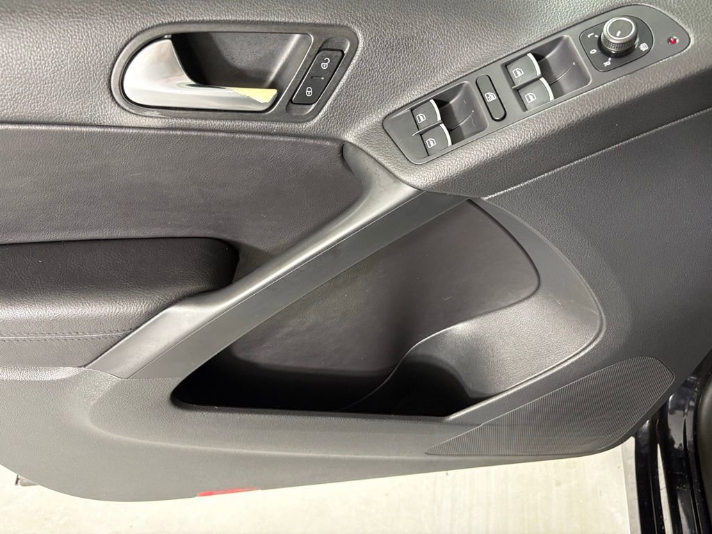 Used 2017 Volkswagen Tiguan Wolfsburg Edition image 19