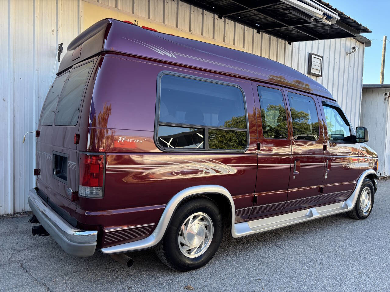 Used 2003 Ford E-150 and Econoline 150 image 3