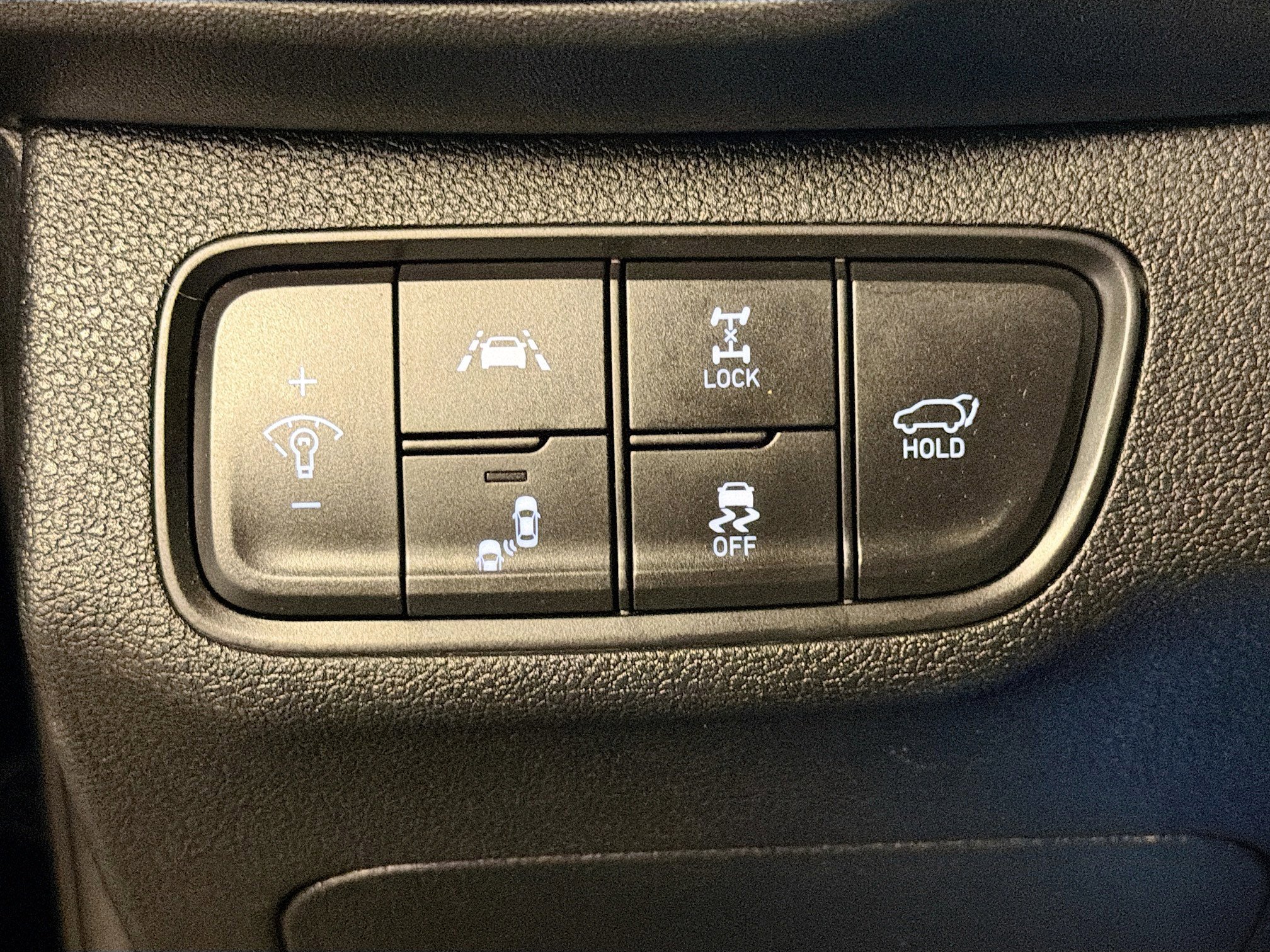 Used 2020 Hyundai Santa Fe SEL w/ Cargo Package image 17