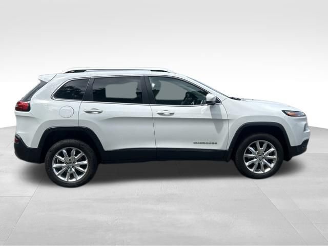 Used 2016 Jeep Cherokee Limited w/ Luxury Group AWD/4WD image 6