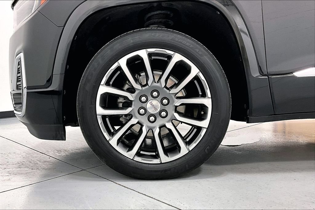 Used 2022 GMC Acadia Denali w/ Denali Ultimate Package FWD image 10