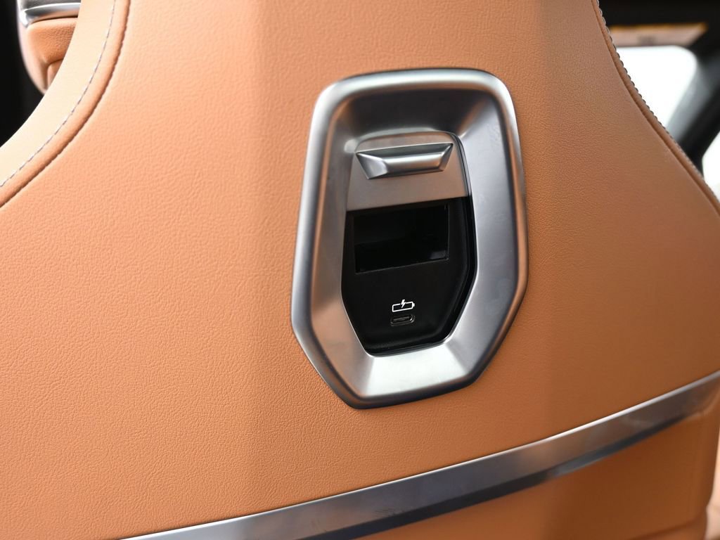 Used 2025 BMW 740i xDrive image 42