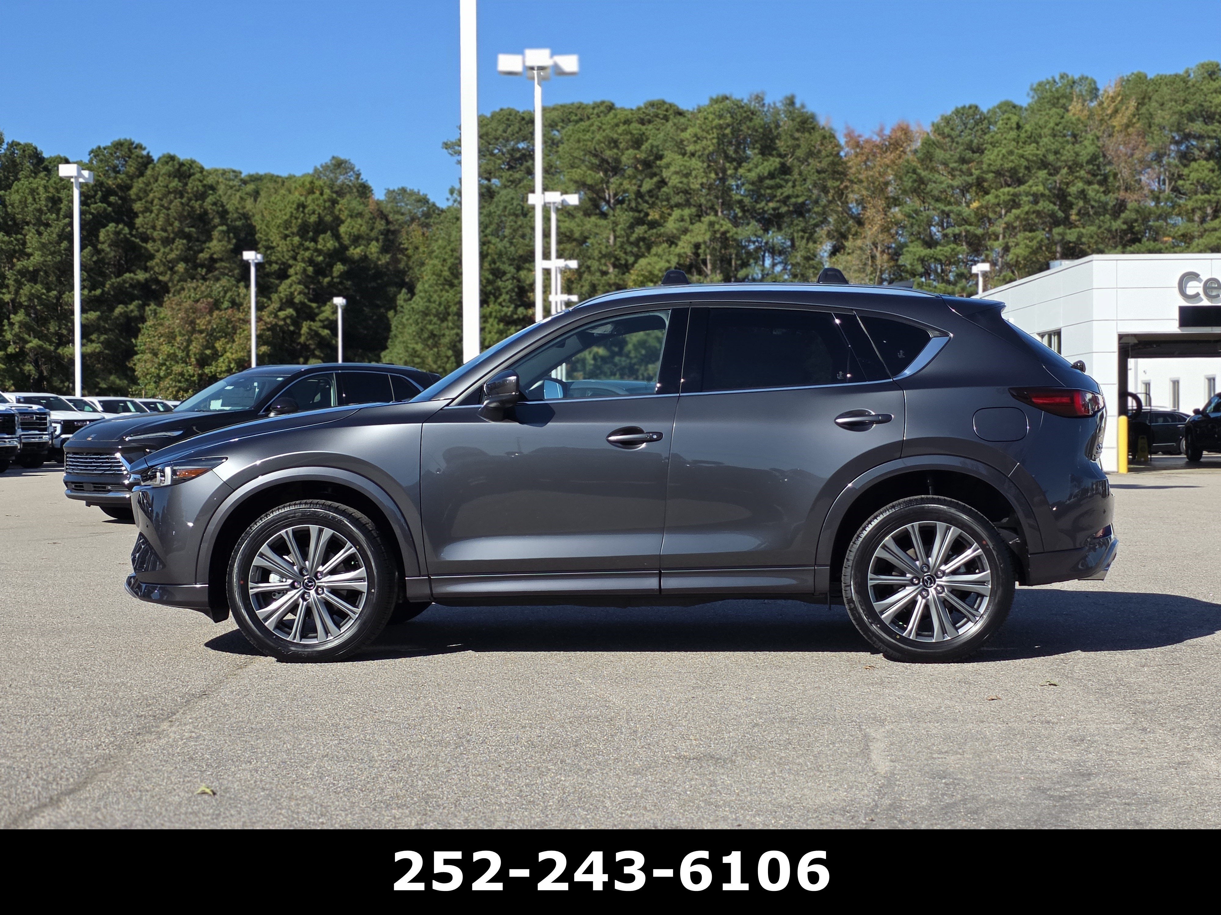 Used 2025 MAZDA CX-5 Signature AWD/4WD image 4
