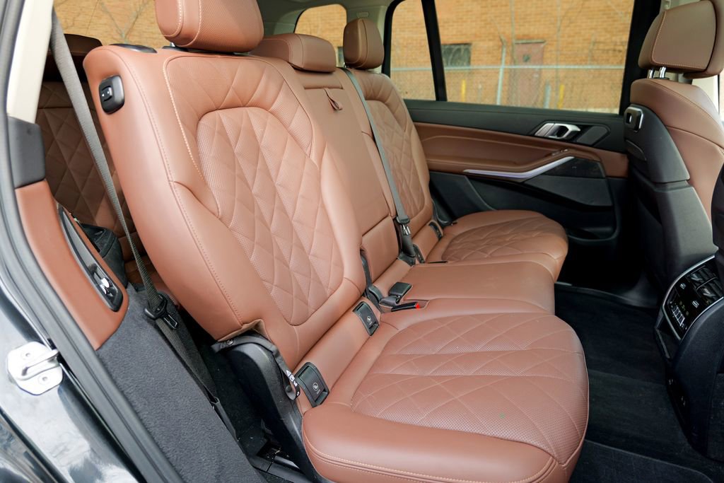 Used 2023 BMW X7 xDrive40i w/ Premium Package image 35