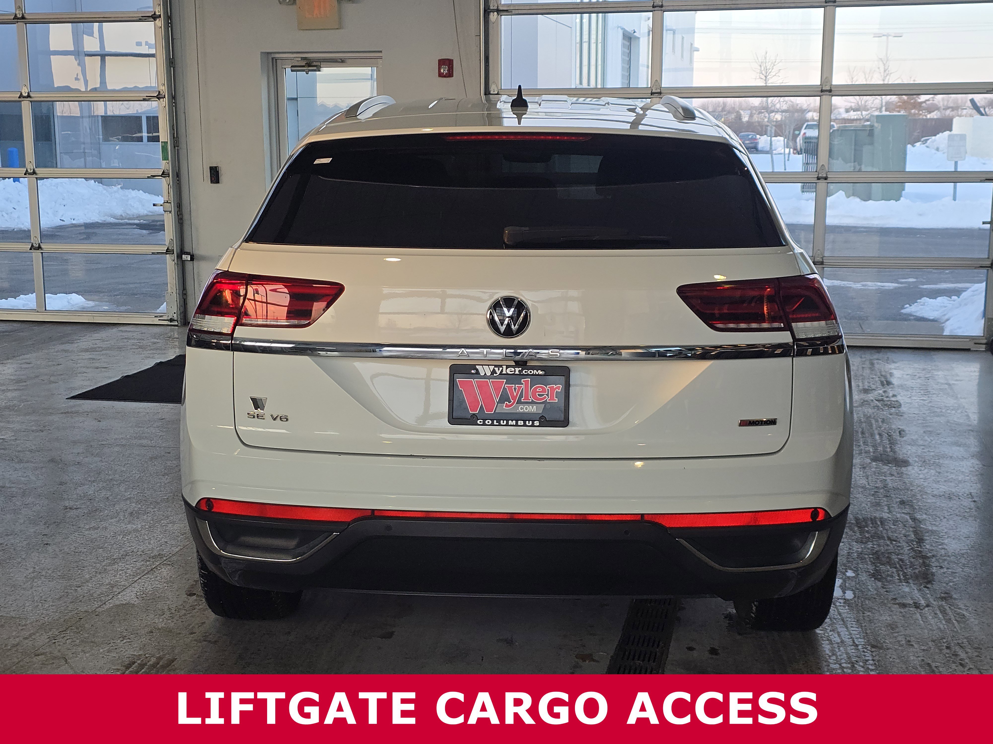 Used 2020 Volkswagen Atlas Cross Sport SE image 5