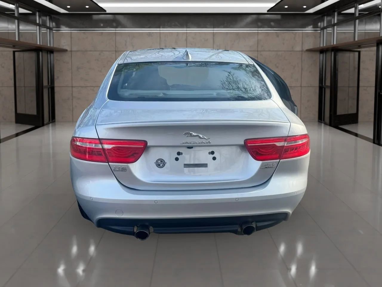 Used 2017 Jaguar XE R-Sport image 8