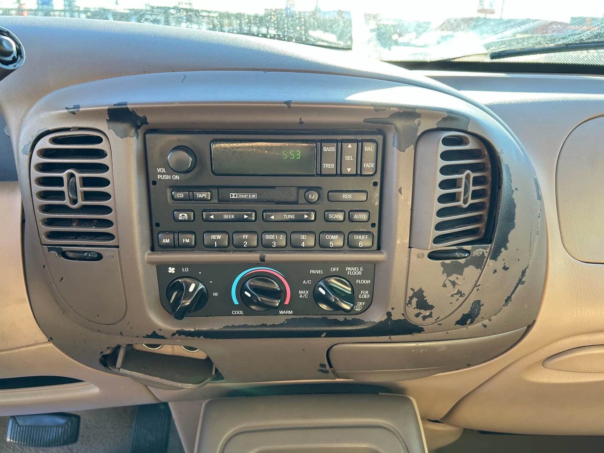 Used 1999 Ford Expedition XLT RWD image 24