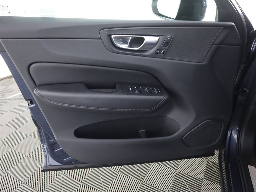 Used 2023 Volvo XC60 B5 Plus w/ Climate Package image 25