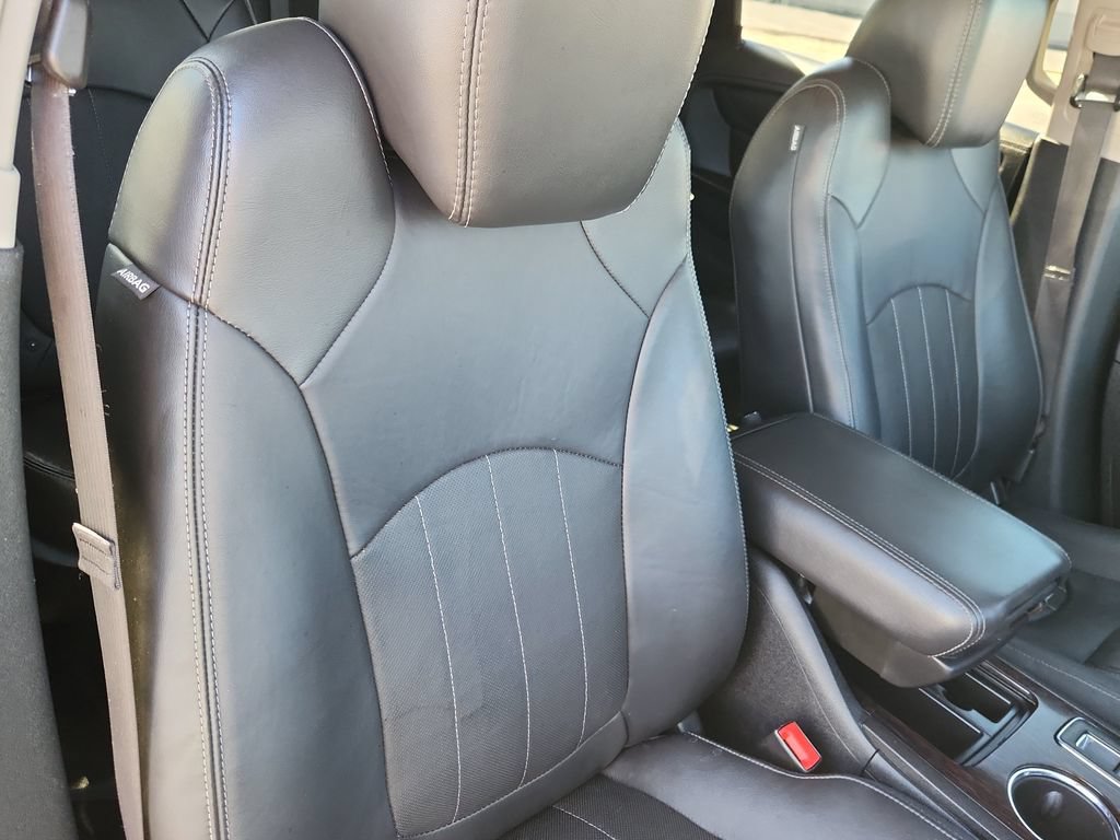 Used 2017 Chevrolet Traverse Premier AWD/4WD image 18