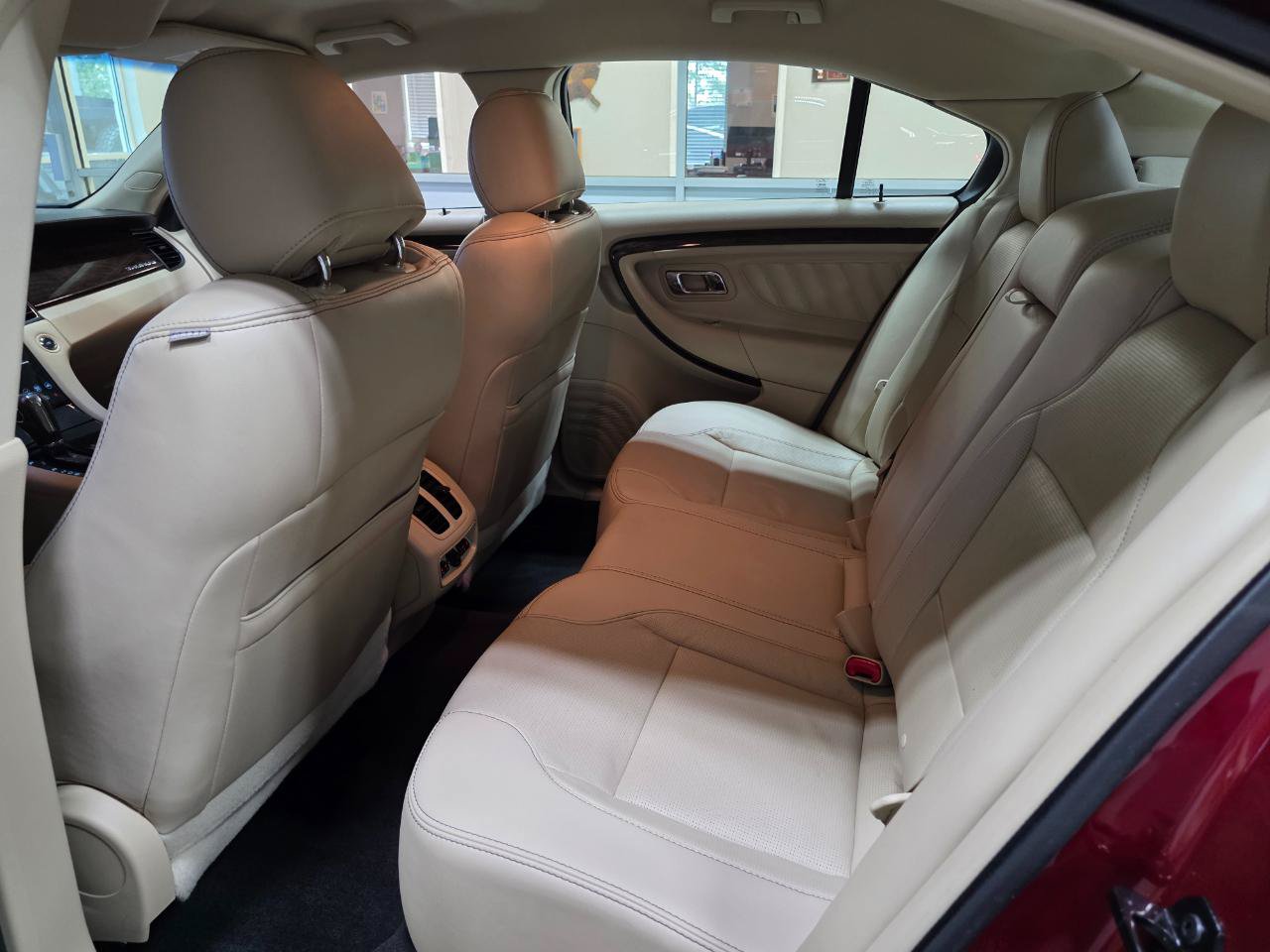 Used 2015 Ford Taurus Limited w/ Equipment Group 301A AWD/4WD image 20