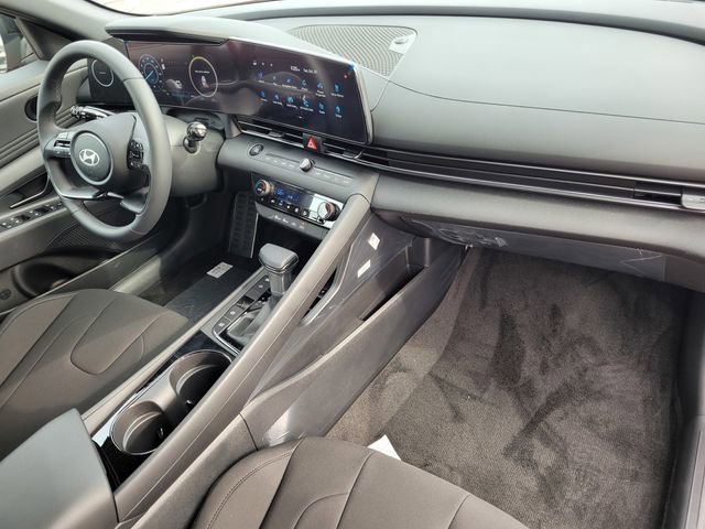 New 2025 Hyundai Elantra SEL image 20