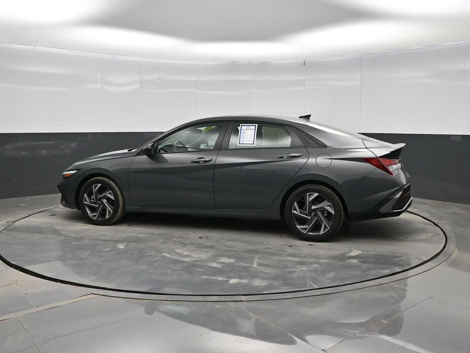 Certified 2025 Hyundai Elantra Sport image 5