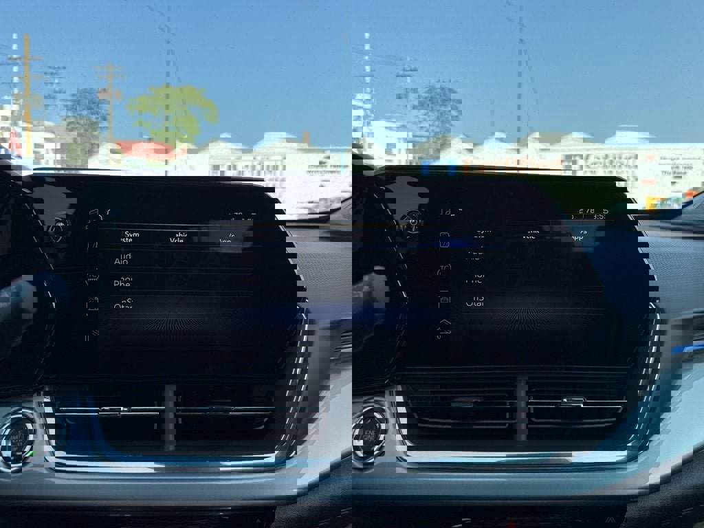 New 2025 Chevrolet Trax LT w/ Driver Confidence Package image 21