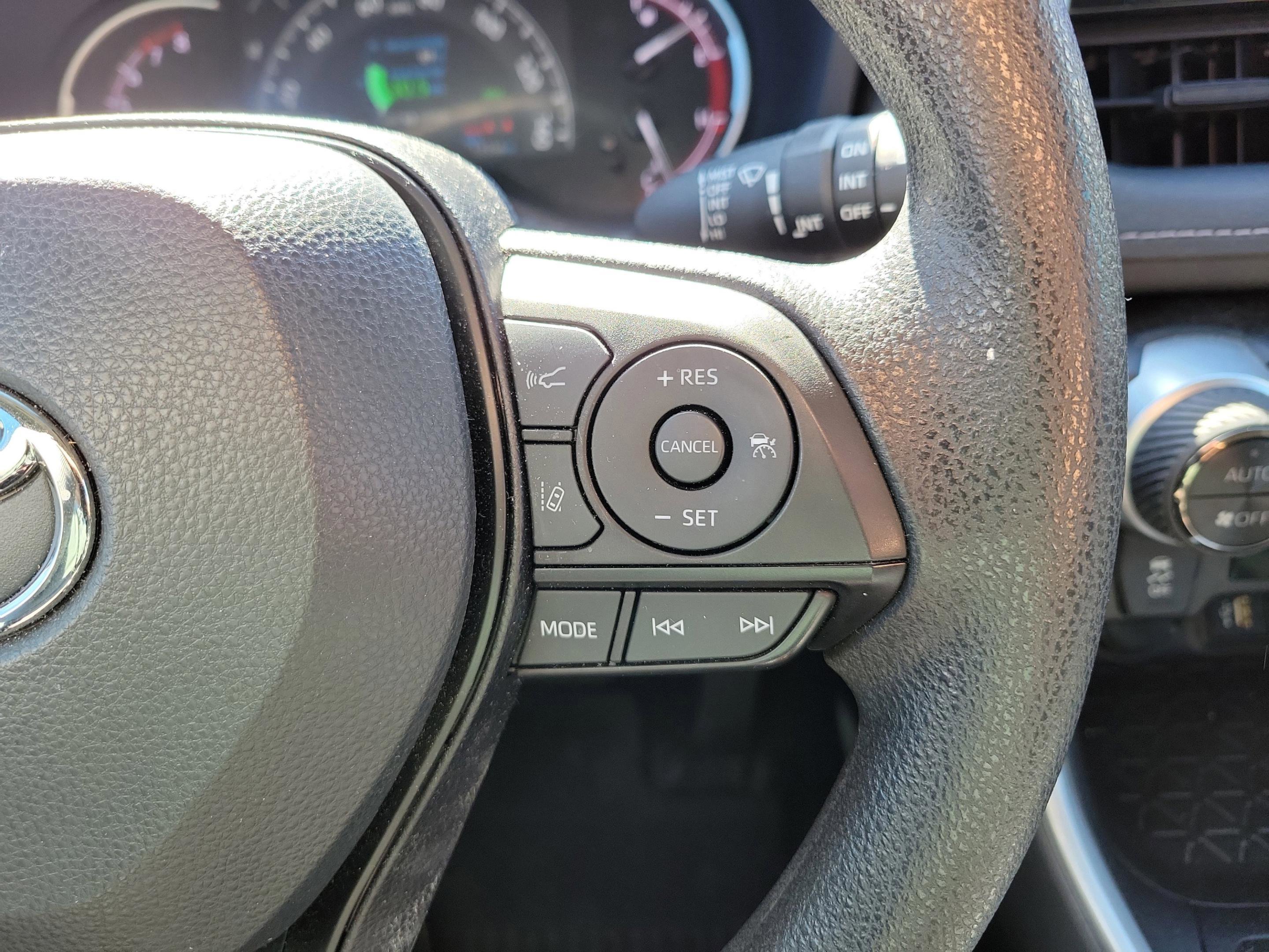 Used 2023 Toyota RAV4 XLE image 21