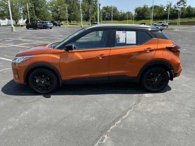 Used 2022 Nissan Kicks SV w/ Interior Electronics Package FWD image 9