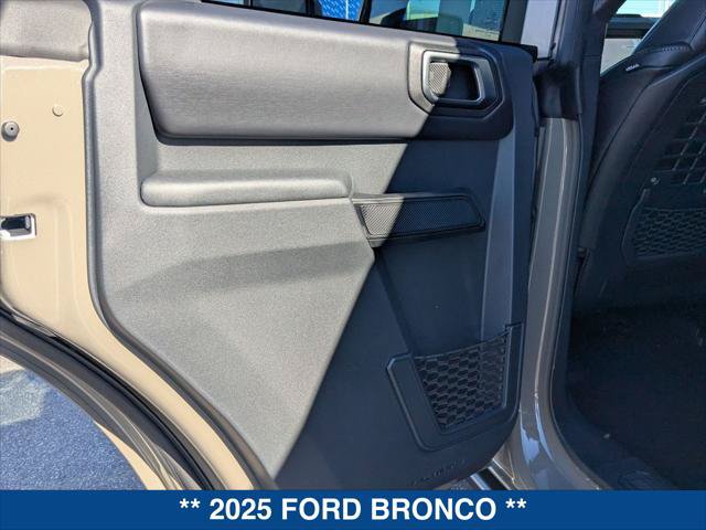 New 2025 Ford Bronco Badlands AWD/4WD image 17