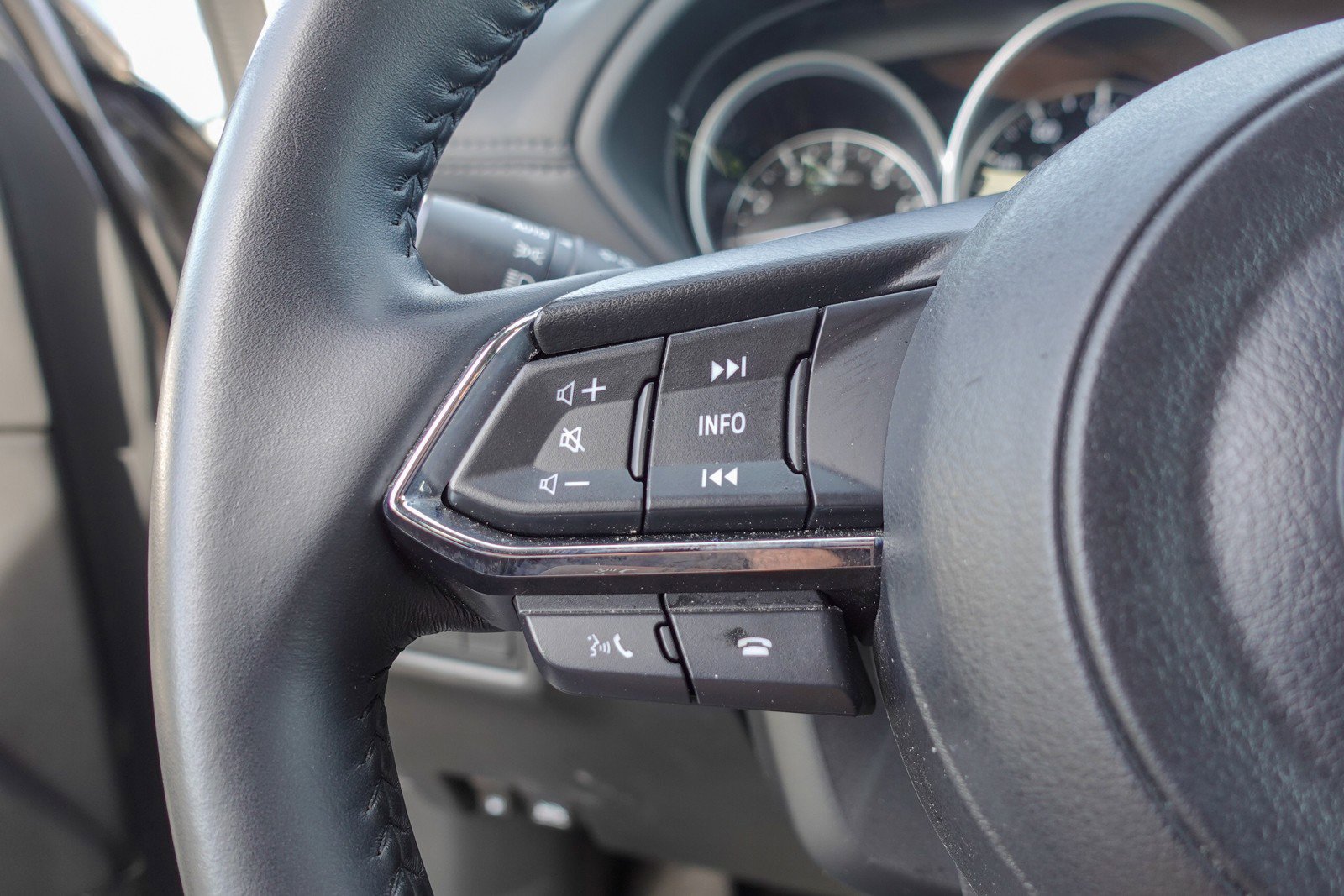 Used 2025 MAZDA CX-5 AWD 2.5 S w/ Preferred Package image 14