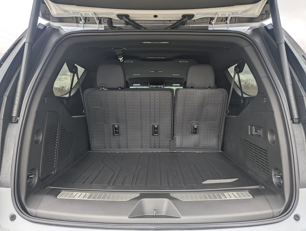 New 2026 Chevrolet Suburban Premier image 17