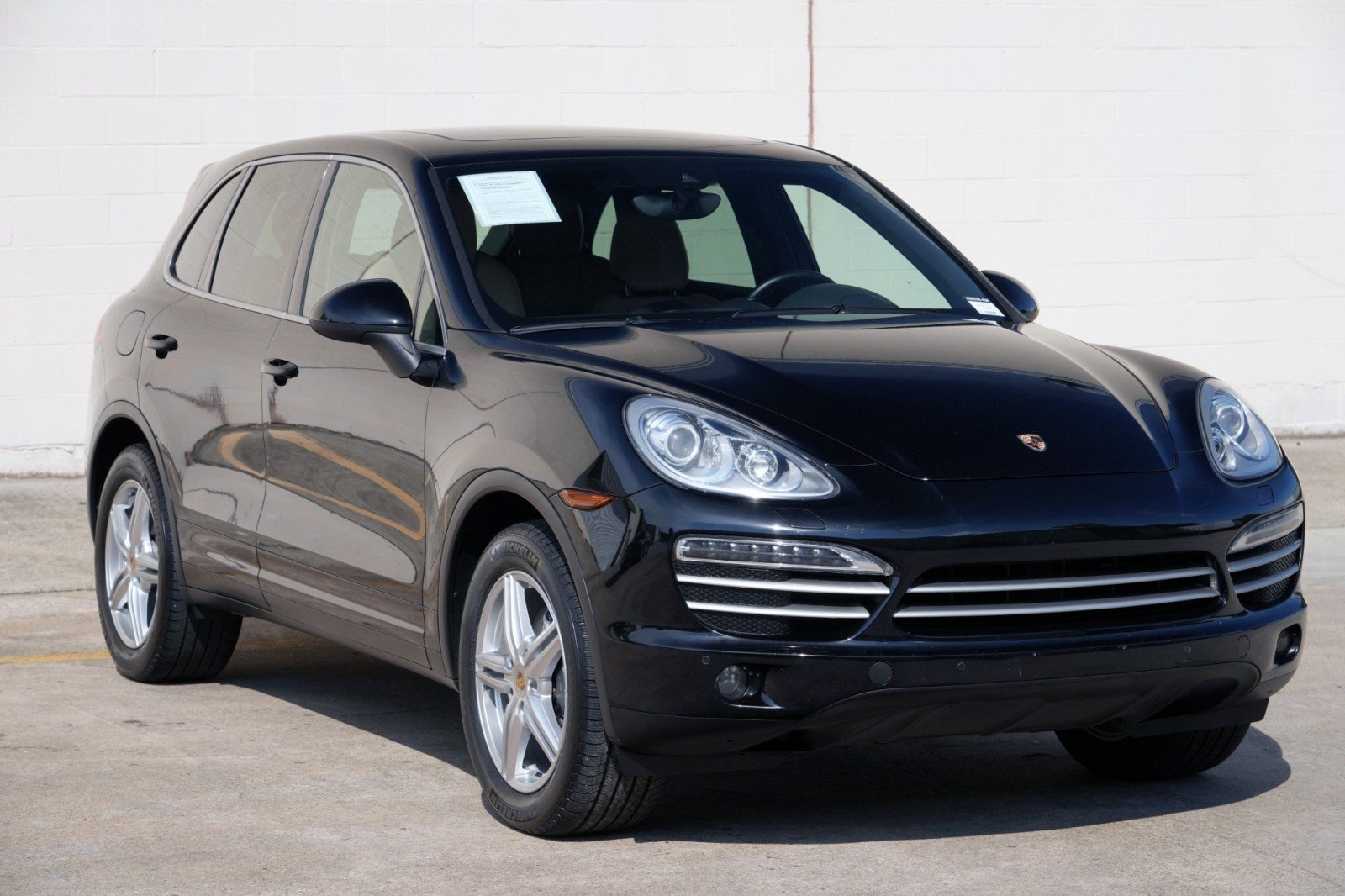 Used 2014 Porsche Cayenne Platinum Edition AWD/4WD image 49