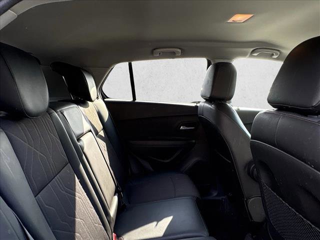 Used 2017 Chevrolet Trax LT w/ LT Convenience Package FWD image 18