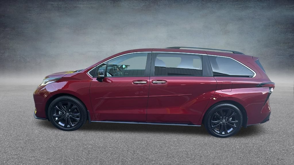 Used 2024 Toyota Sienna XSE w/ XSE Premium Package FWD image 6